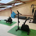 Spacieux A Pres Du Lac, Sauna, Jeux, Proche Nature - Fr-1-589-801 度假居 *