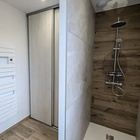 Prázdninový dům Spacieux A Pres Du Lac, Sauna, Jeux, Proche Nature - Fr-1-589-801